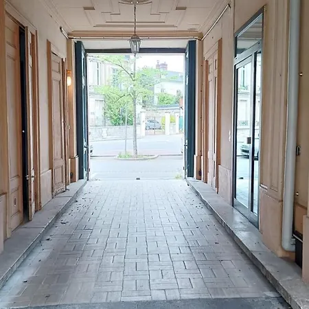 Gare Avec Parking Daire *